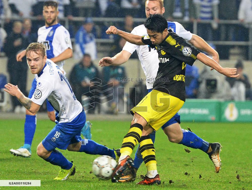 Dortmund's Kagawa scores