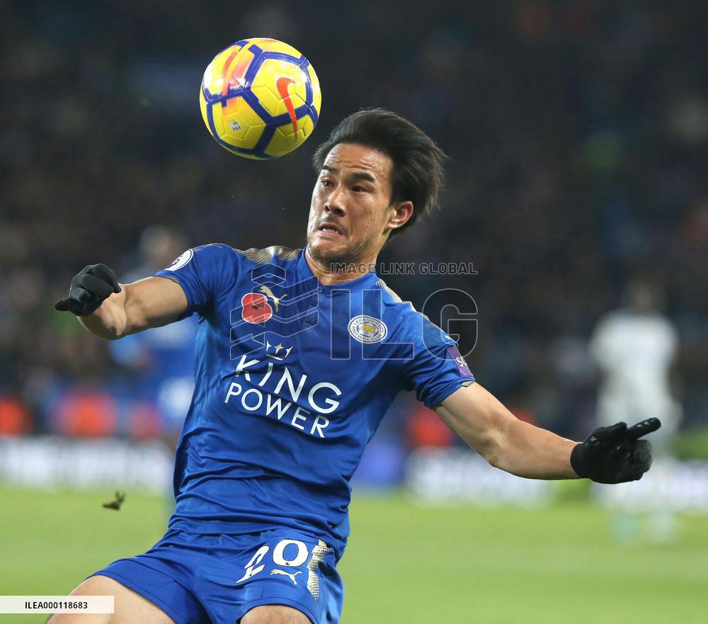 Soccer: Leicester City beat Everton 2-0