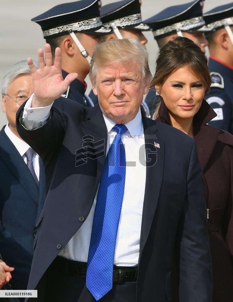 Trump arrives in S. Korea