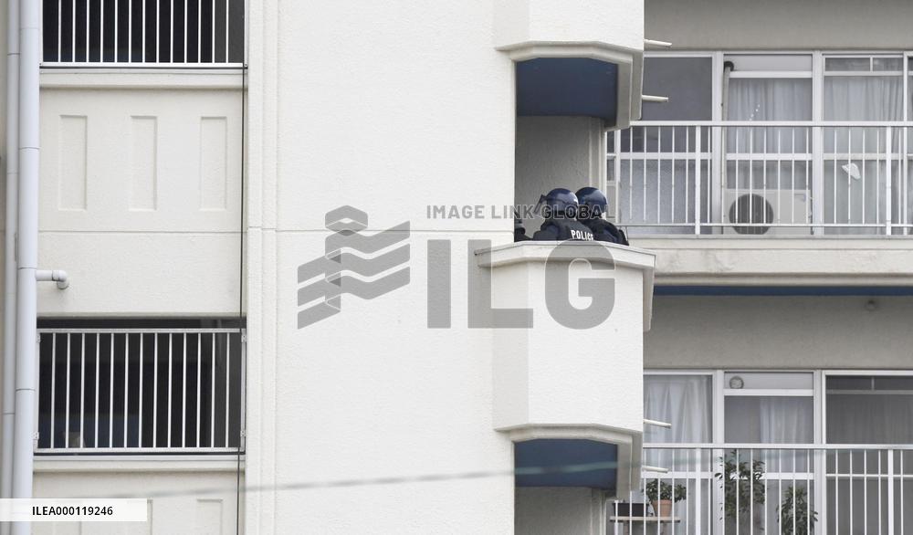 Dog shooter barricades himself in Fukuoka apartment