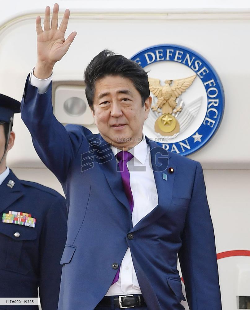 Abe departs for Vietnam, Philippines for regional meetings