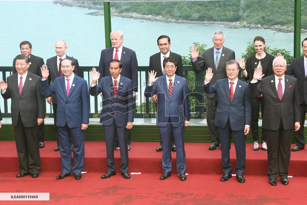 Pacific Rim leaders discuss free trade