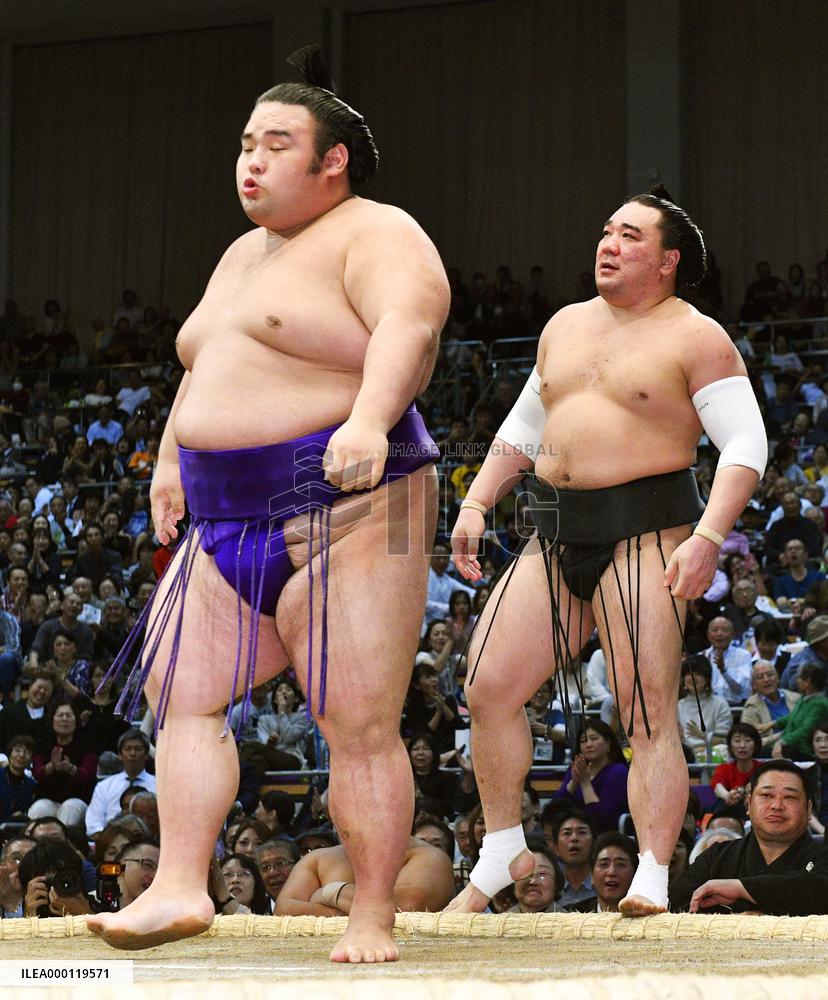 Sumo: Grand champion Harumafuji suspected of assault