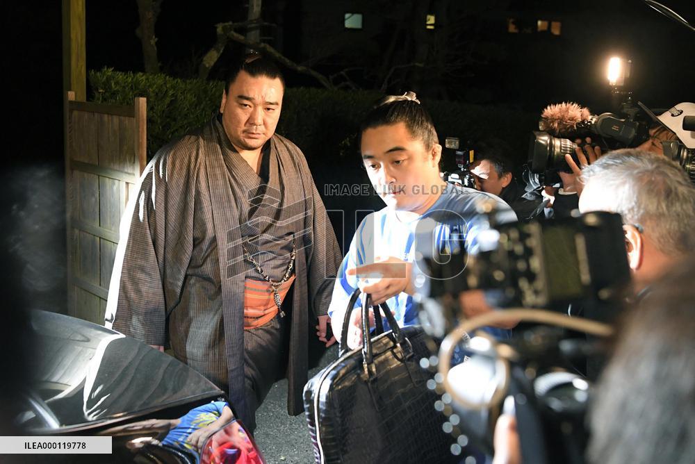 Sumo: Harumafuji's drunken assault on fellow wrestler