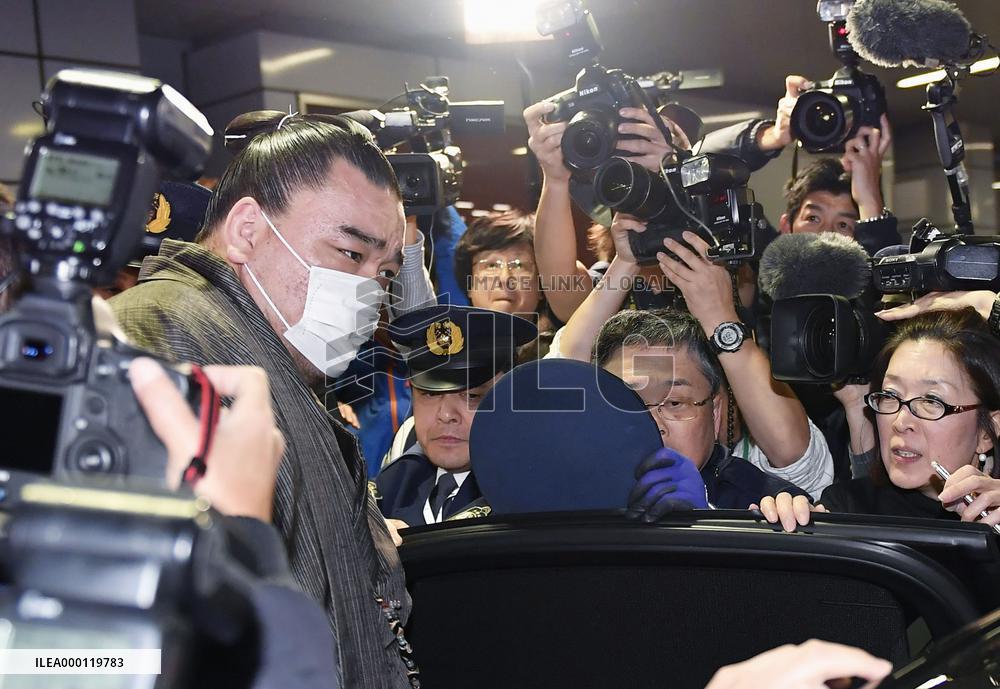 Sumo: Scandal-hit Harumafuji