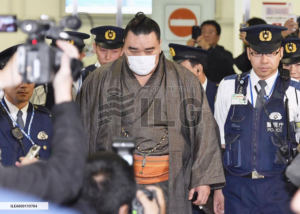 Sumo: Scandal-hit Harumafuji