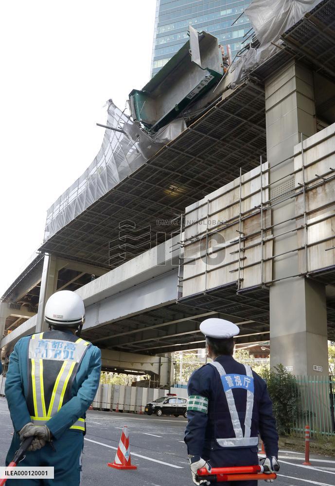Truck crash on Metropolitan Expressway in Tokyo