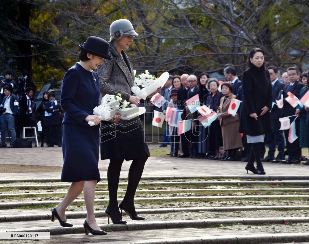 Japan, Dutch princesses visit Nagasaki