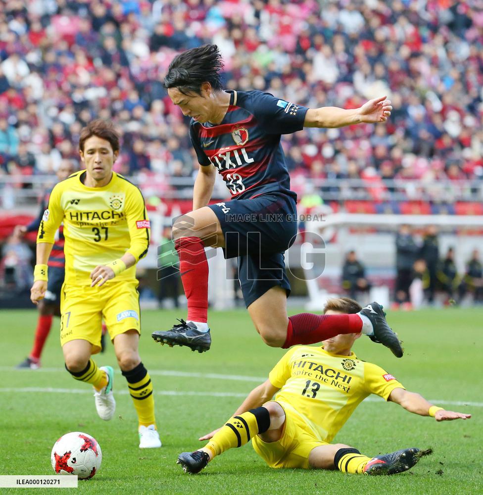 Kashima's Kanazaki, Kashiwa's Koike, Hosogai