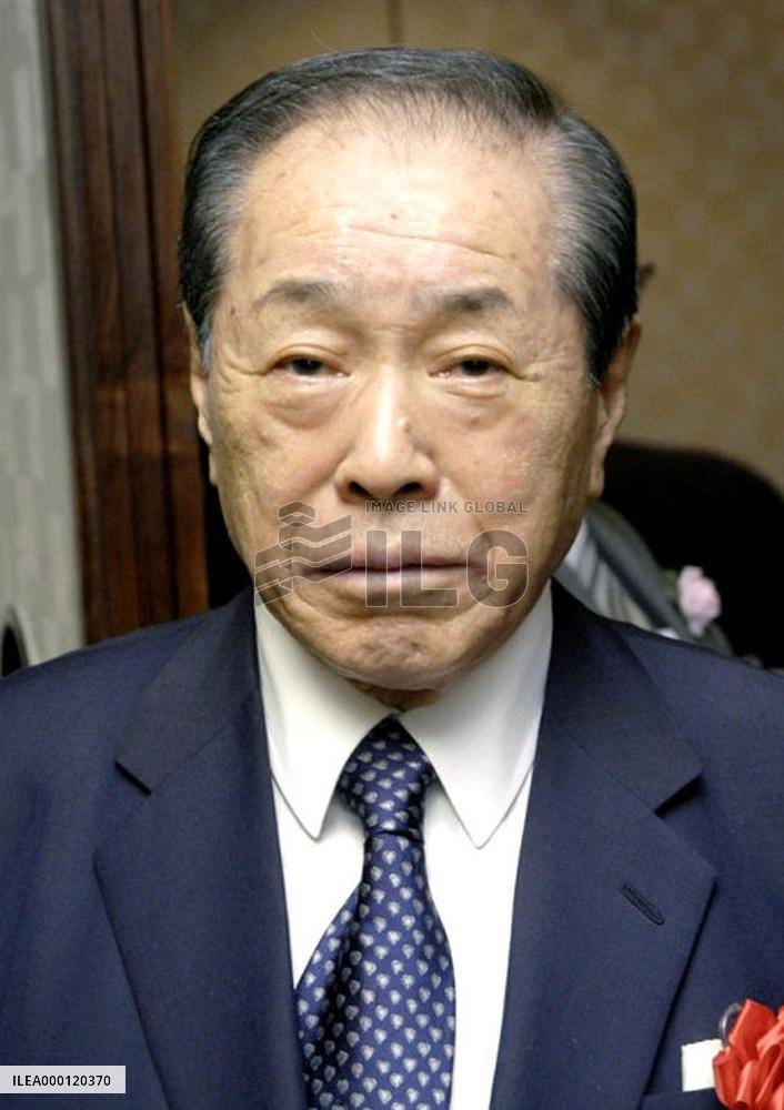 Nonaka, ex-Japan chief Cabinet secretary, raced to hospital