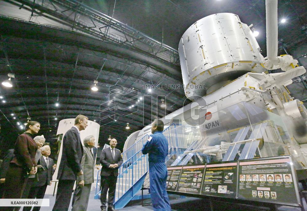 Emperor's trip to Tsukuba with Luxembourg's grand duke