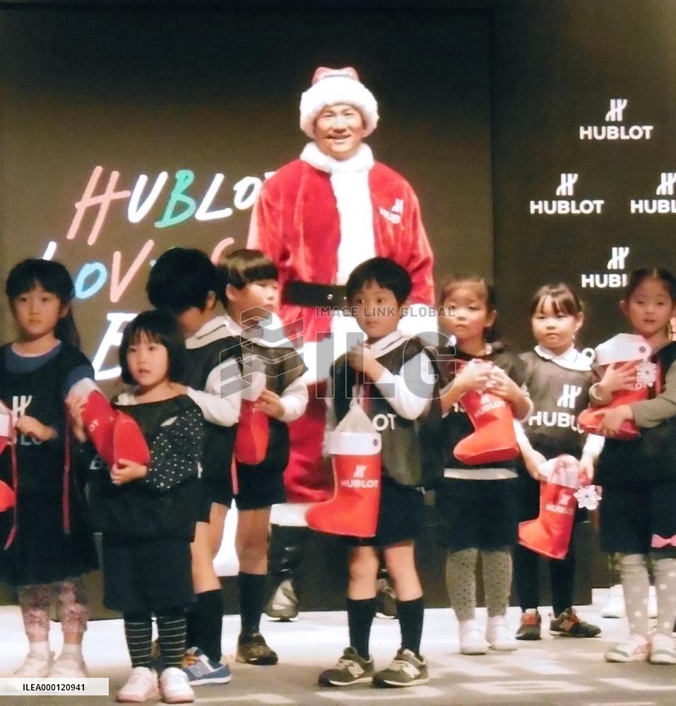 Yankees' Tanaka in holiday spirit