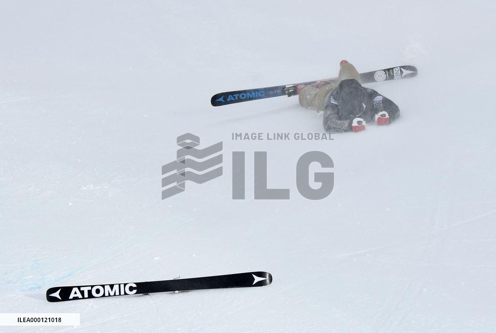 Skiing: World champion Onozuka taken to hospital after dangerous fall