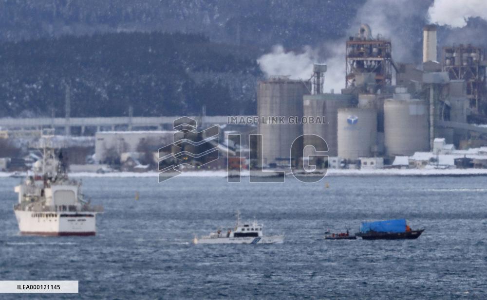 N. Korean crewed boat tries to escape