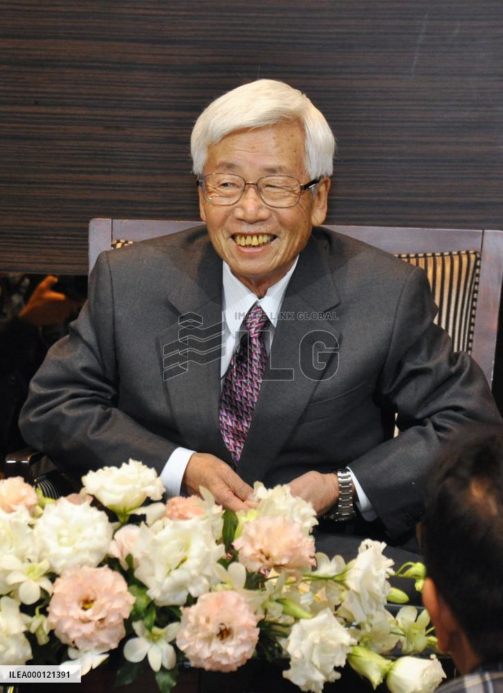 squaEx-Komatsu president Anzaki