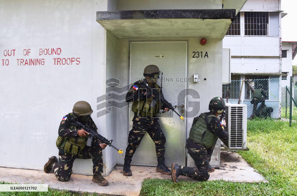 Philippines, Singapore military drill
