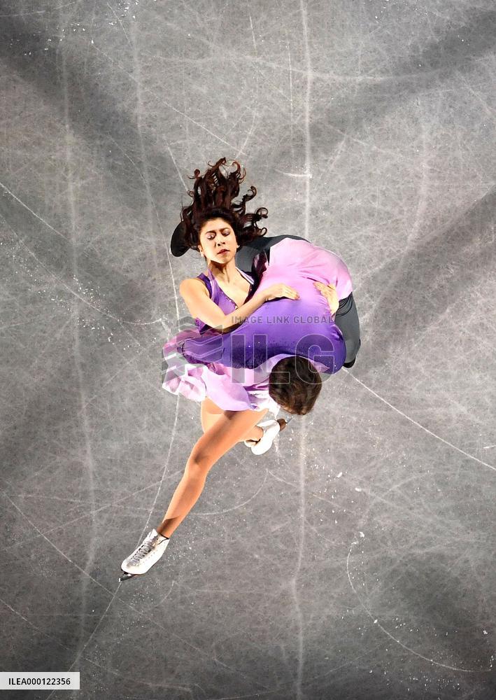 Muramoto, Reed skate in exhibition