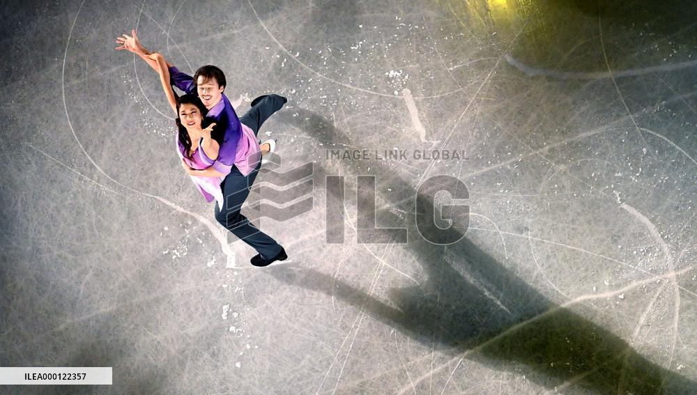 Muramoto, Reed skate in exhibition