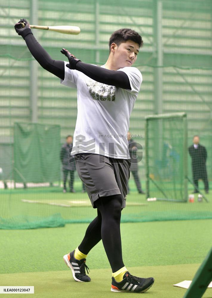 Kiyomiya in Nippon Ham rookie training