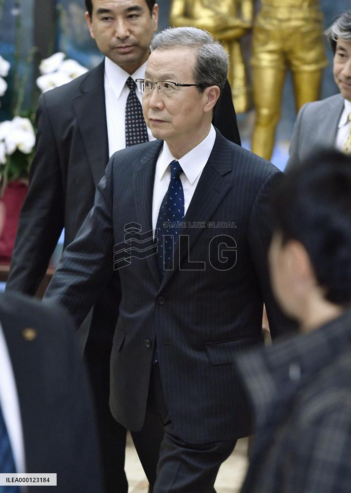 Chinese naval ship, sub spotted near Japanese waters around Senkakus