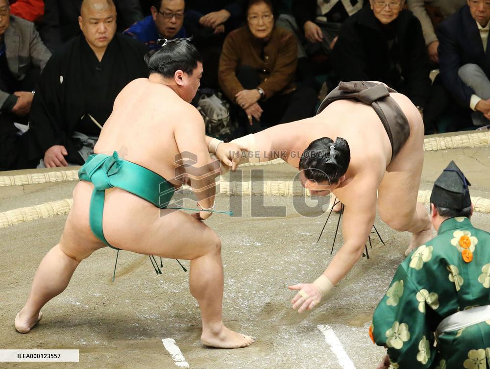 New Year Grand Sumo Tournament 4th day