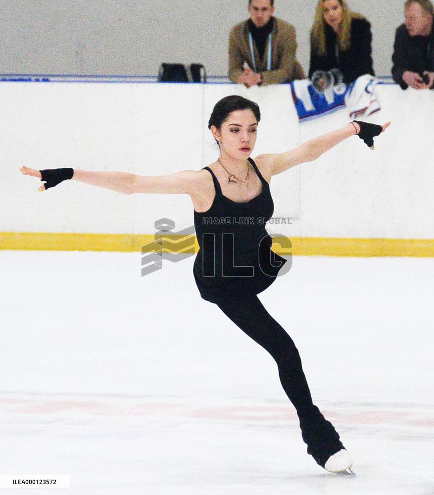 Figure skating: Medvedeva back for European c'ships