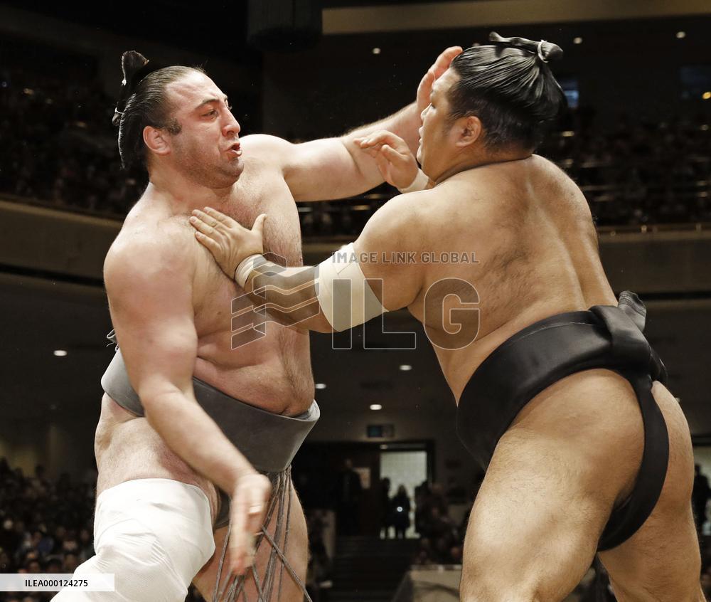Sumo: Tochinoshin wins New Year tourney to earn 1st championship