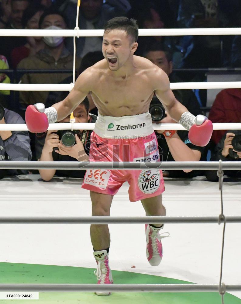 Boxing: Higa defends title