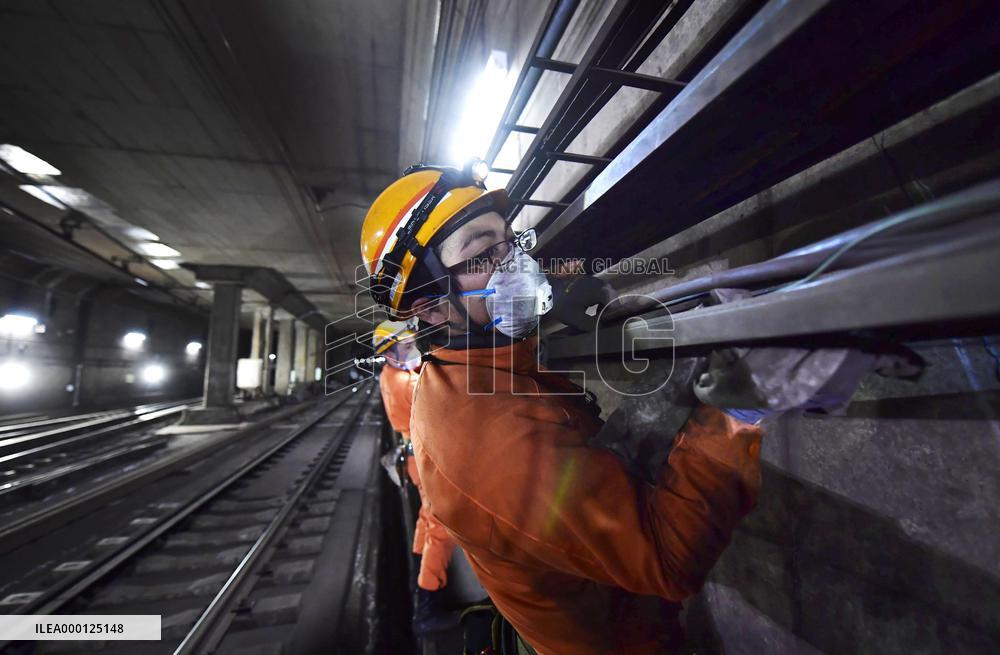 Train cables inspection in Tokyo