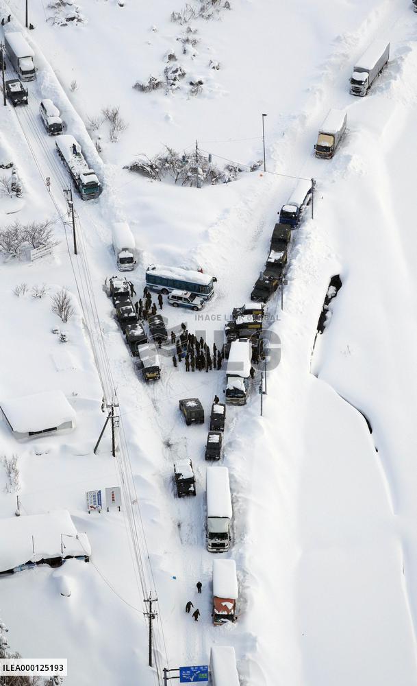 Heavy snow in Japan