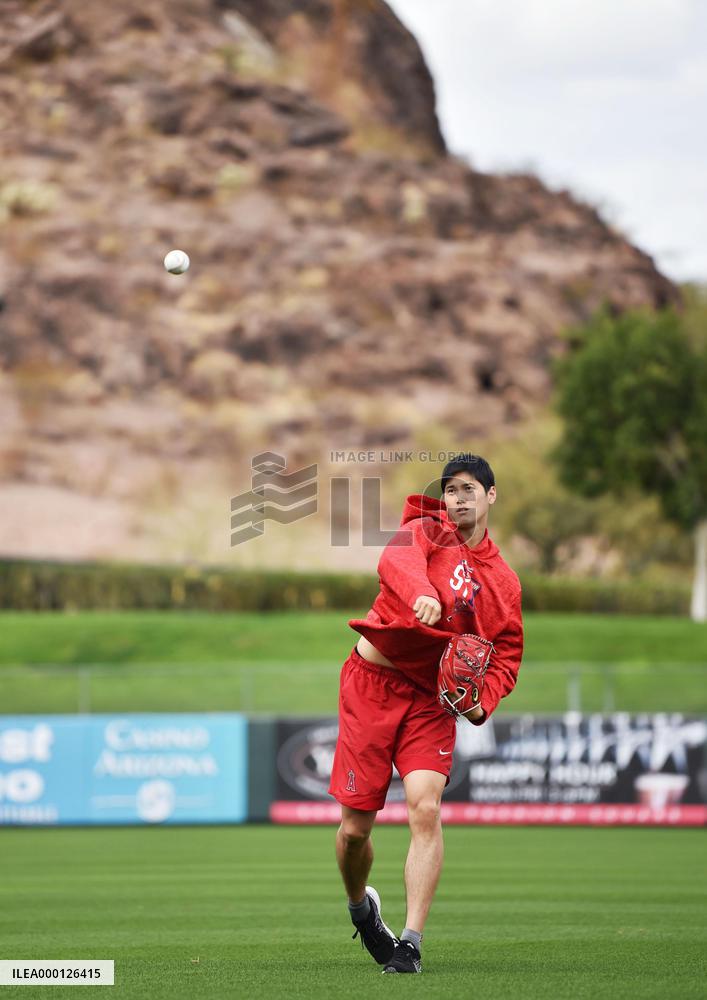 Baseball: Ohtani at Angels spring training