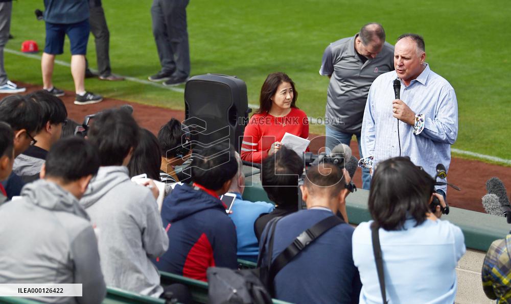 Baseball: Angels manager Mike Scioscia