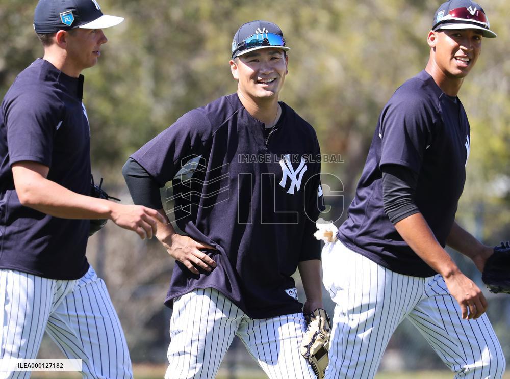 Baseball: Tanaka at Yankees spring training