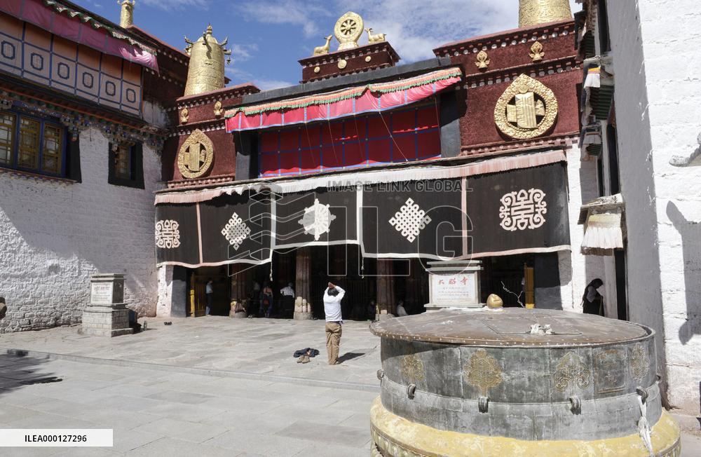 Fire at Tibet temple