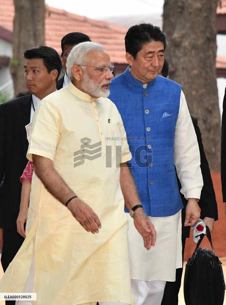Japan's PM Abe visits India