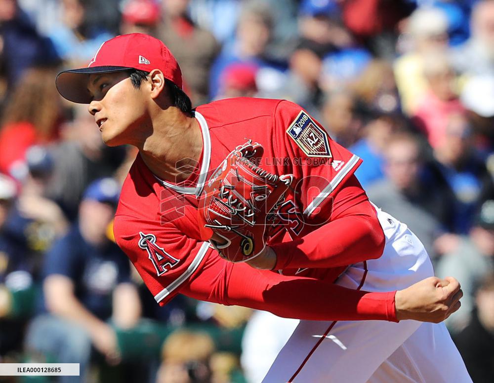 Baseball: Shohei Ohtani's spring debut