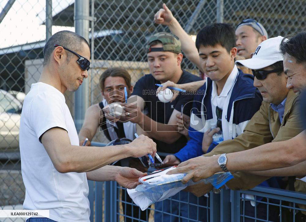 Baseball: Ichiro at Mariners spring training