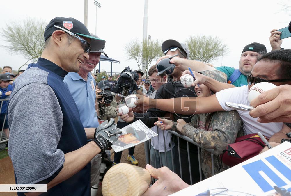 Baseball: Ichiro at Mariners spring training