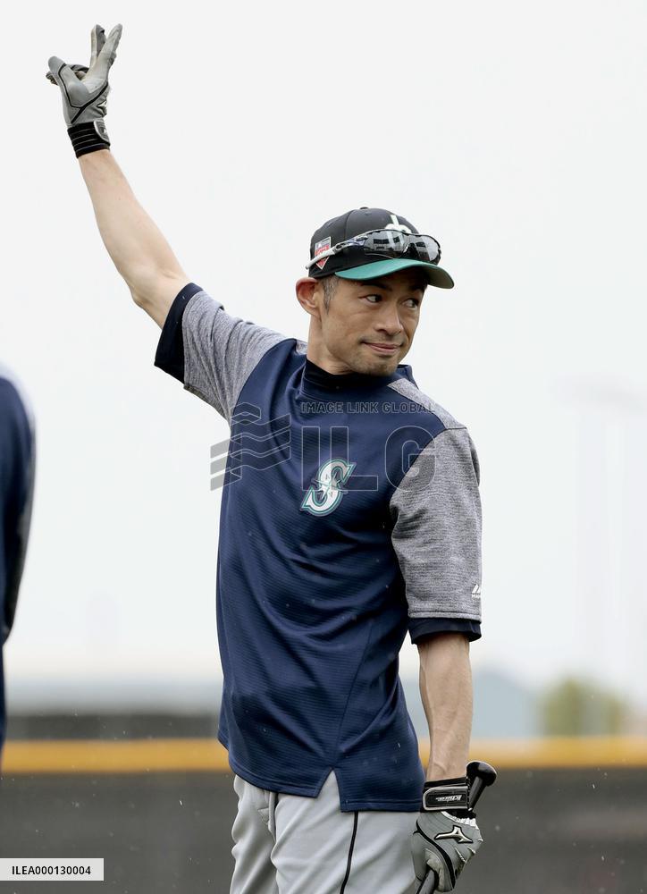 Baseball: Ichiro at Mariners spring training