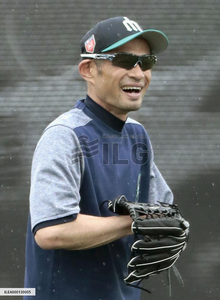 Baseball: Ichiro at Mariners spring training