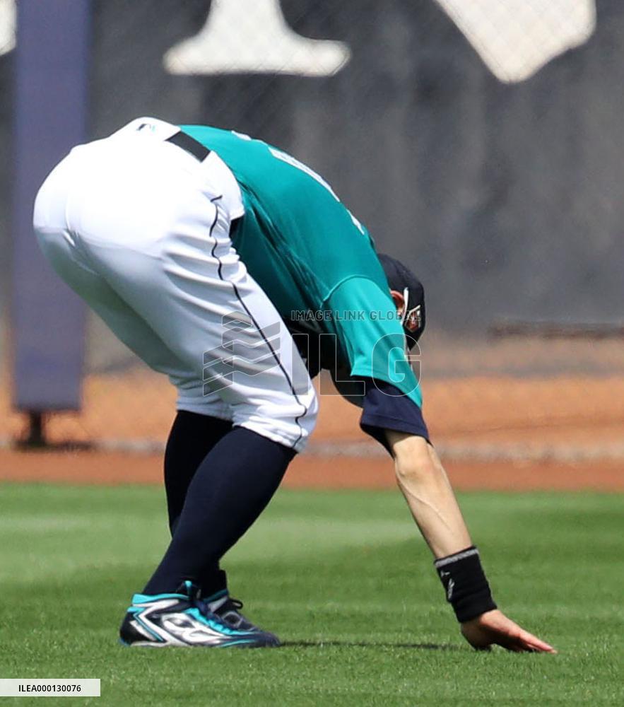 Baseball: Ichiro at Mariners spring training