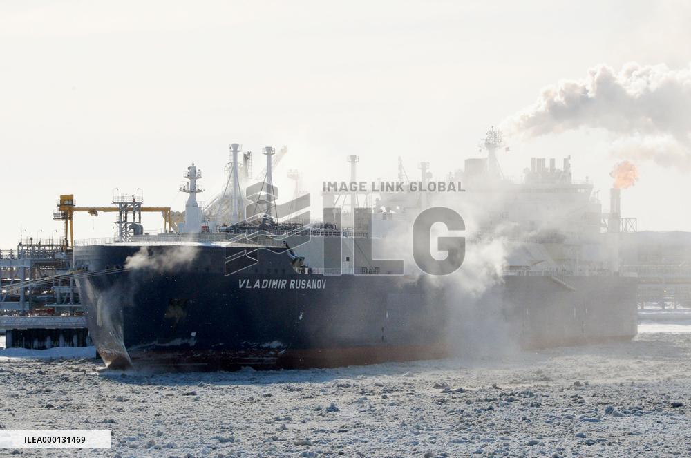 Japan's 1st ice breaking LNG carrier