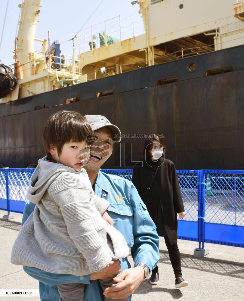 Japanese whalers return from Antarctic