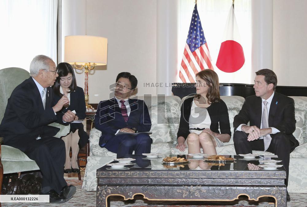U.S. envoy meets abductees' kin