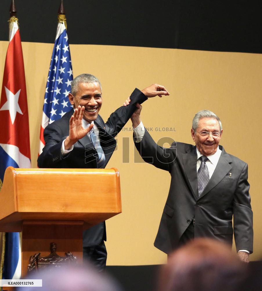 Obama and Raul Castro