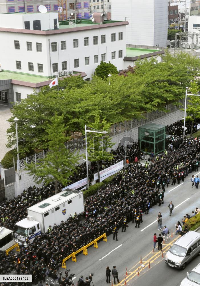 Controversial statue in Busan