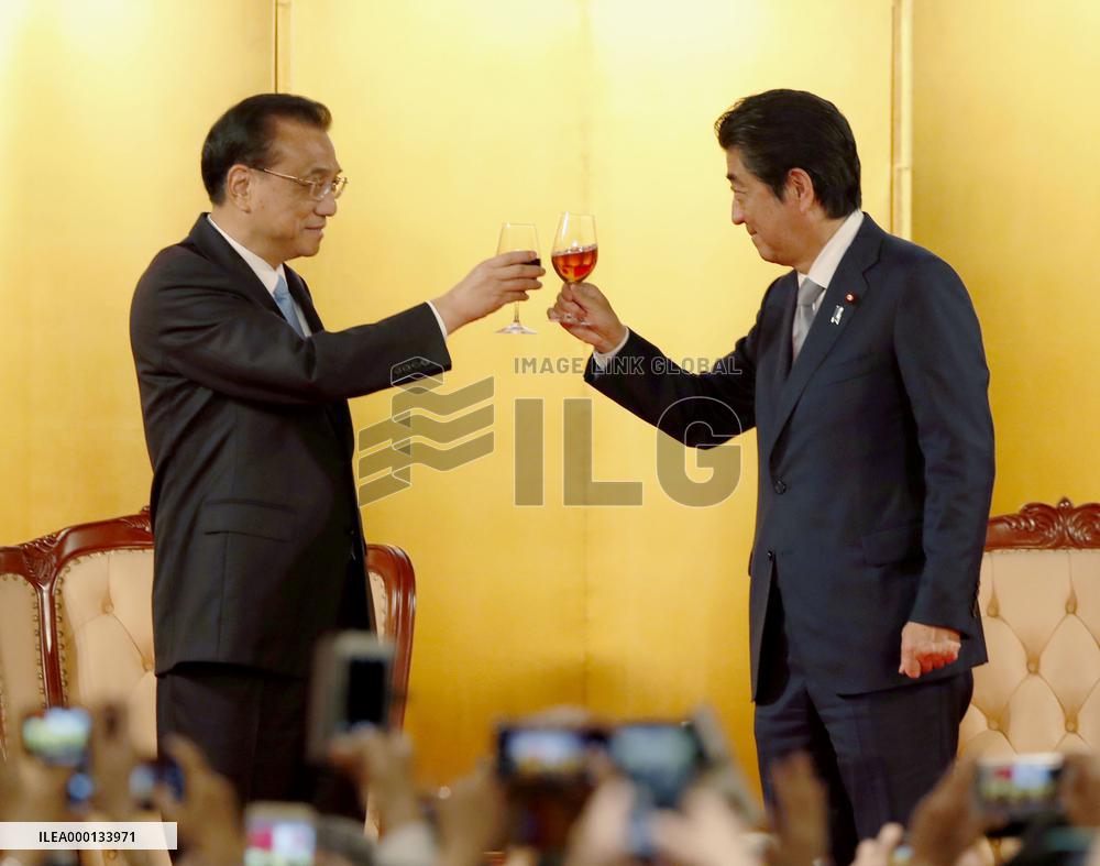 Japan PM Abe, China Premier Li