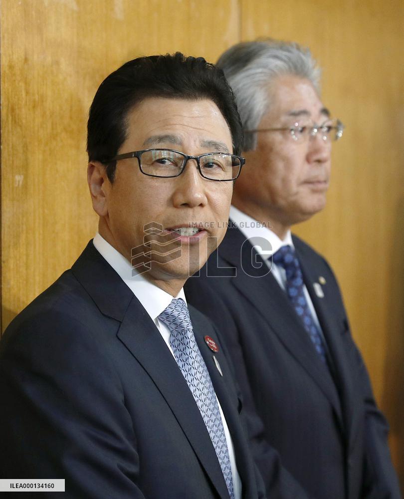 Sapporo mayor and JOC president