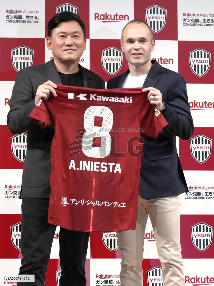 Football: Iniesta signs with Vissel Kobe