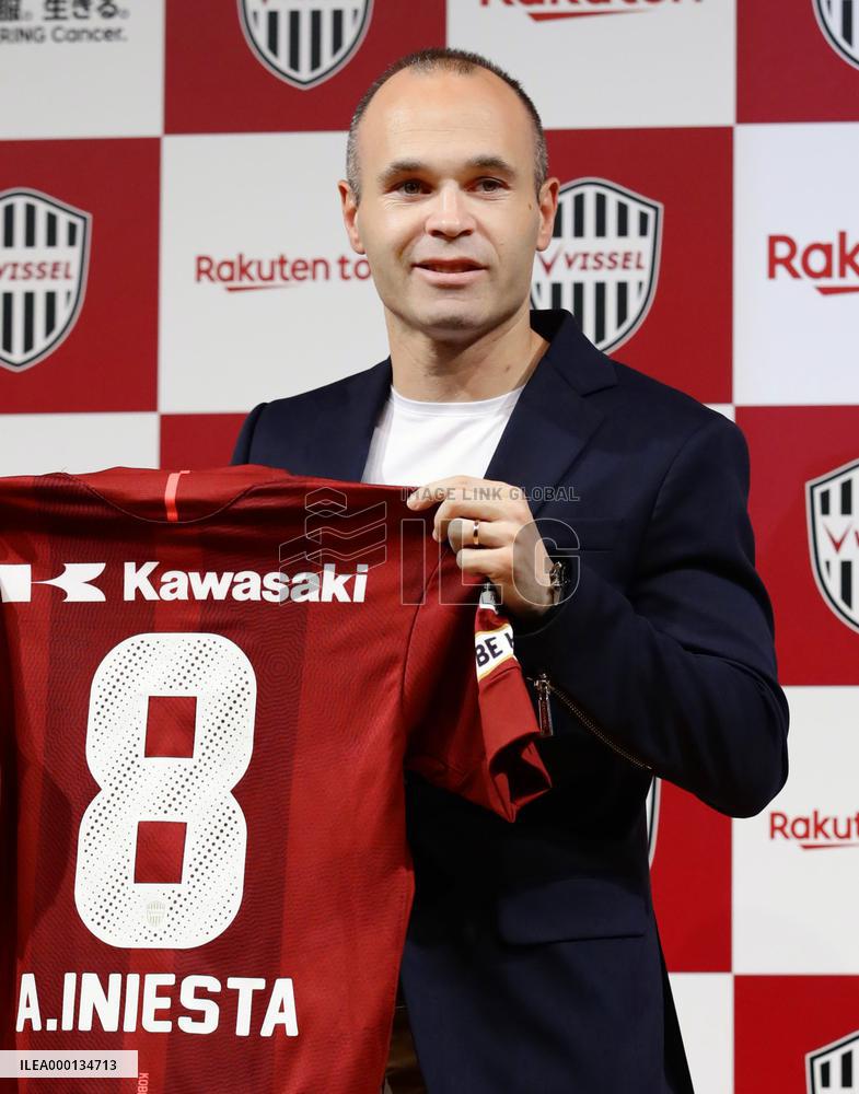 Football: Iniesta signs with Vissel Kobe